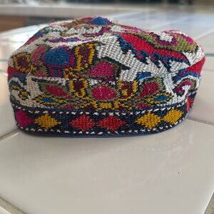 🐈‍⬛ Turkish hat white background Uzbek